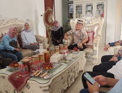 Silaturahmi ke Mubaraq, Jihan Ajak Warga Jangan Salah Pilih