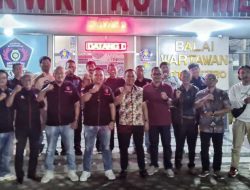Didampingi Kadis Kominfo PJs Walikota Metro perdana kunjungi kantor DPC KWRI Metro