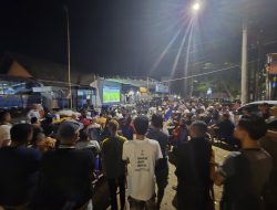 Ratusan Warga Metro Nonton Timnas Bareng Mubaraq