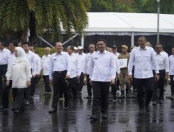 Diguyur Hujan, Bambang-Rafieq Tetap Semangat Ikuti Gladi Resik Pelantikan