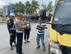 Sosialisasi Keselamatan bagi Pengendara Truk dalam Operasi Keselamatan Krakatau 2025 oleh Satlantas Polres Metro Polda Lampung