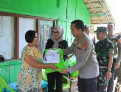 Baksos Polri Presisi, Kapolres Metro Gandeng Forkopimda Dan Mahasiswa Bagikan Paket Sembako