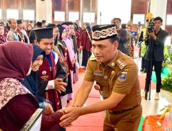 Wali Kota Metro Apresiasi Prestasi Putri Kaila di Wisuda Unisla