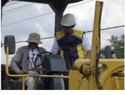 Kabupaten Lampung Tengah kebut perbaikan ruas jalan salah satunya di Kampung Payung Batu