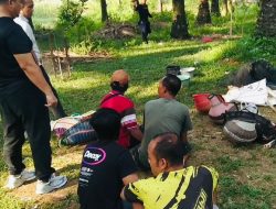 Tekab 308 Presisi Polsek Padang Ratu Grebek Judi Sabung Ayam, 5 Warga dan 17 Unit Sepeda Motor Diamankan!