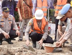 Letakkan Batu Pertama Pembangunan Mako Polsek Terbanggi Besar, Ini Pesan Yang Disampaikan