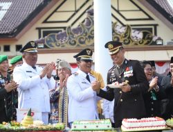Hari Bhayangkara ke-79, Forkopimda Lampung Tengah Beri Kejutan Manis kepada Kapolres