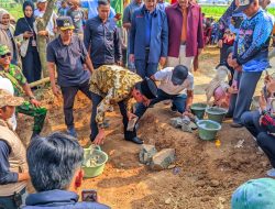 Bupati Lampung Tengah Ardito Wijaya Peletakan batu pertama Pembangunan Jembatan Jalan pertanian di Kelurahan Trimurjo