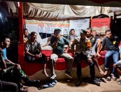 TNI-Polri Bersama Warga di Trimurjo Tingkatkan Keamanan Lewat Poskamling