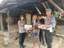 Polri Untuk Masyarakat, Polsek Seputih Banyak Salurkan Bantuan Sosial Bertajuk Jumat Berbagi