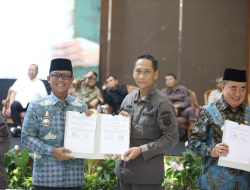Bupati Ardito Wijaya Teken Kerja Sama dengan Kejari Lampung Tengah, Disaksikan Menteri Desa dan Pejabat Tinggi Negara