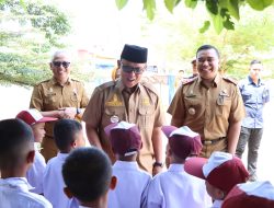 Bupati Lampung Tengah Ardito Wijaya, Kunjungan Ke Sekolah SDN 1 Adi Jaya dan SDN 2 Adi Jaya Kecamatan Terbanggi Besar: Bupati Disambut Antusias Oleh Para Siswa Guru Beserta Masyarakat Sekitar
