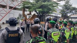 Sinergitas Polres Metro bersama TNI Kodim 0411 KM melaksanakan Patroli Cipta Kondisi Pasca Aksi Damai di Kota Metro