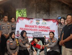 Polwan Polres Lampung Timur Gelar Bansos, Bagikan Kursi Roda untuk Difabel dalam Rangka HUT ke-77