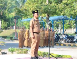 Bupati Lampung Tengah, Ardito Wijaya, Pimpinan Apel Mingguan Di Halaman Kantor Bupati Lampung Tengah