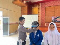 Kunjungi SMAN 1 Kotagajah, Satlantas Polres Lampung Tengah Edukasi Pelajar dan Bagikan Helm Gratis