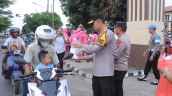 Ramadhan Penuh Berkah, Kapolres Metro Polda Lampung Bersama Bhayangkari dan Polwan Tebar Kebaikan dengan Berbagi Takjil
