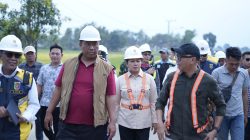 Gubernur Lampung dan Plt. Bupati Lamteng Resmi Lakukan Groundbreaking Jalan Rigid Beton Bangun Rejo–Kalirejo
