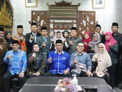 Pj Sekda Kusbani Ambil Sumpah Jabatan 17 Pejabat Administrator hingga Fungsional Kota Metro