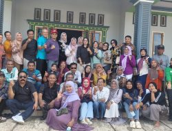 Wujudkan Kerukunan Umat, Camat Trimurjo Beserta Jajaran Kunjungi Kediaman Ketua PAC FORSA Saat Perayaan Galungan
